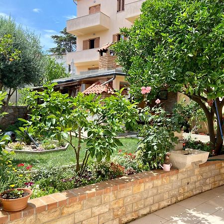 Apartments Leila Mali Losinj Bagian luar foto