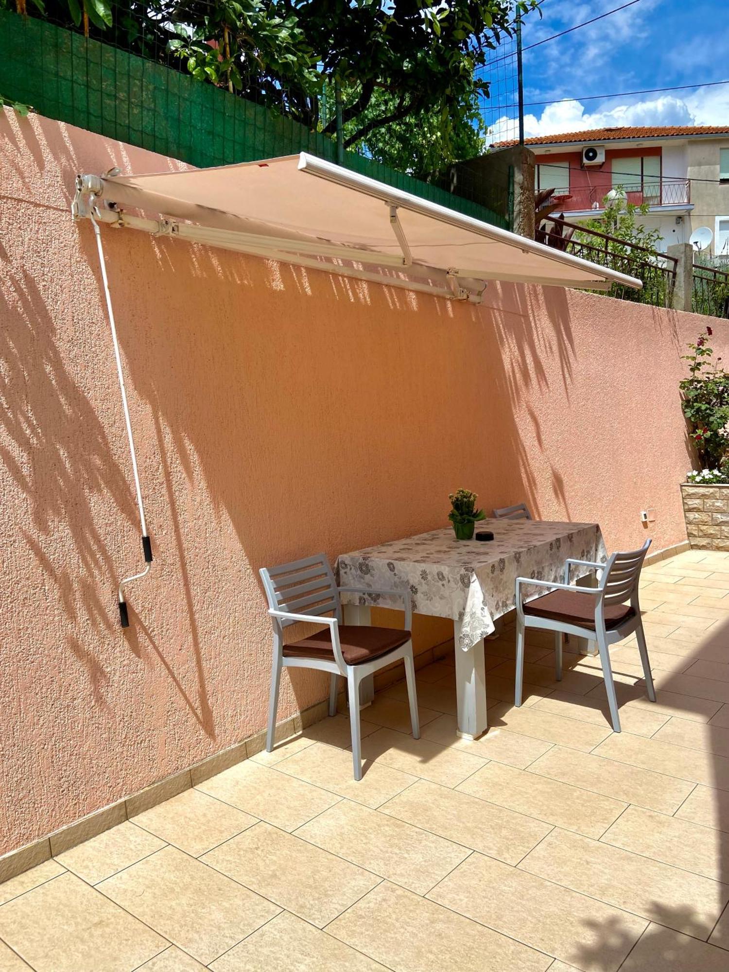 Apartments Leila Mali Losinj Bagian luar foto