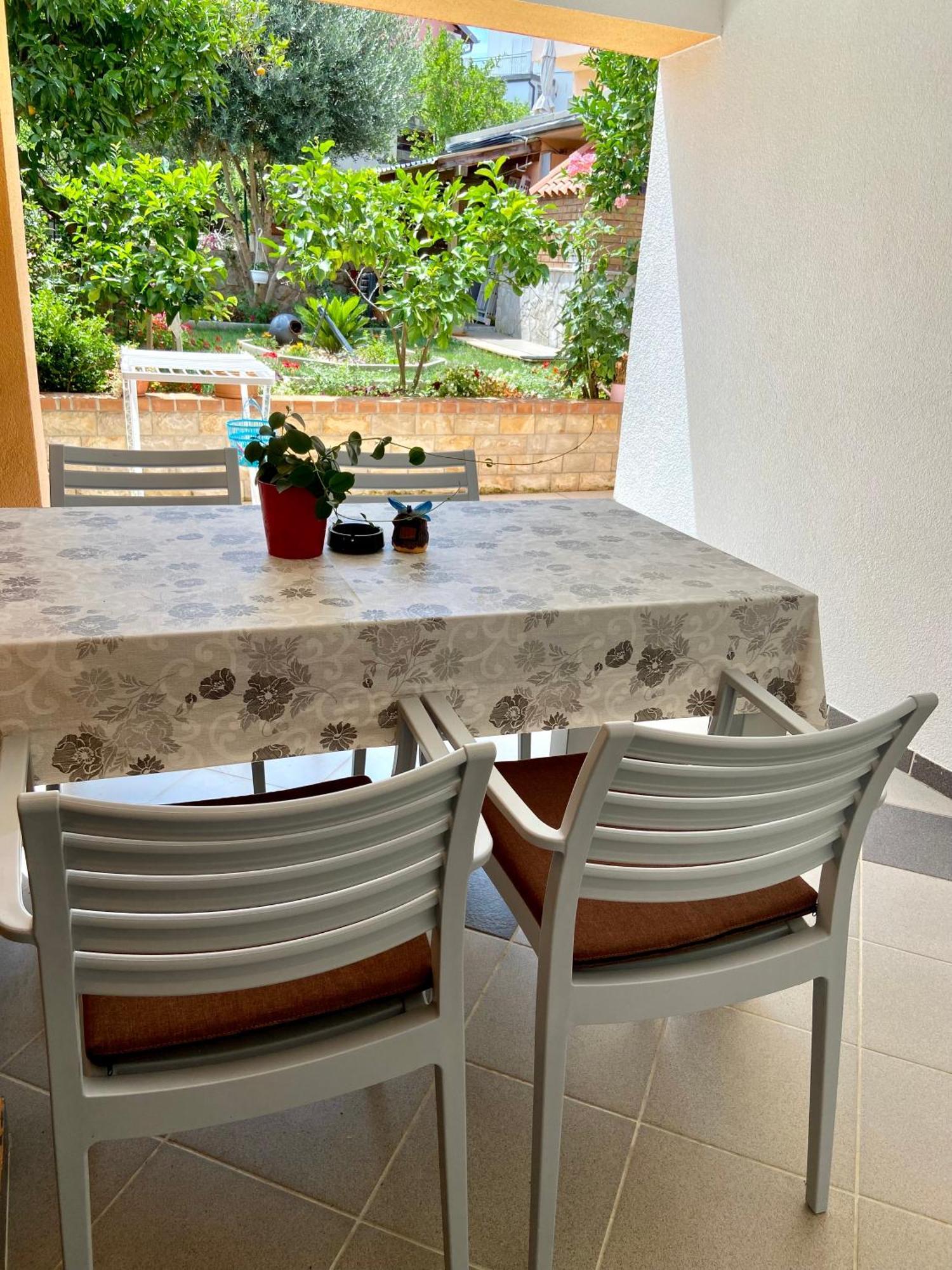 Apartments Leila Mali Losinj Bagian luar foto