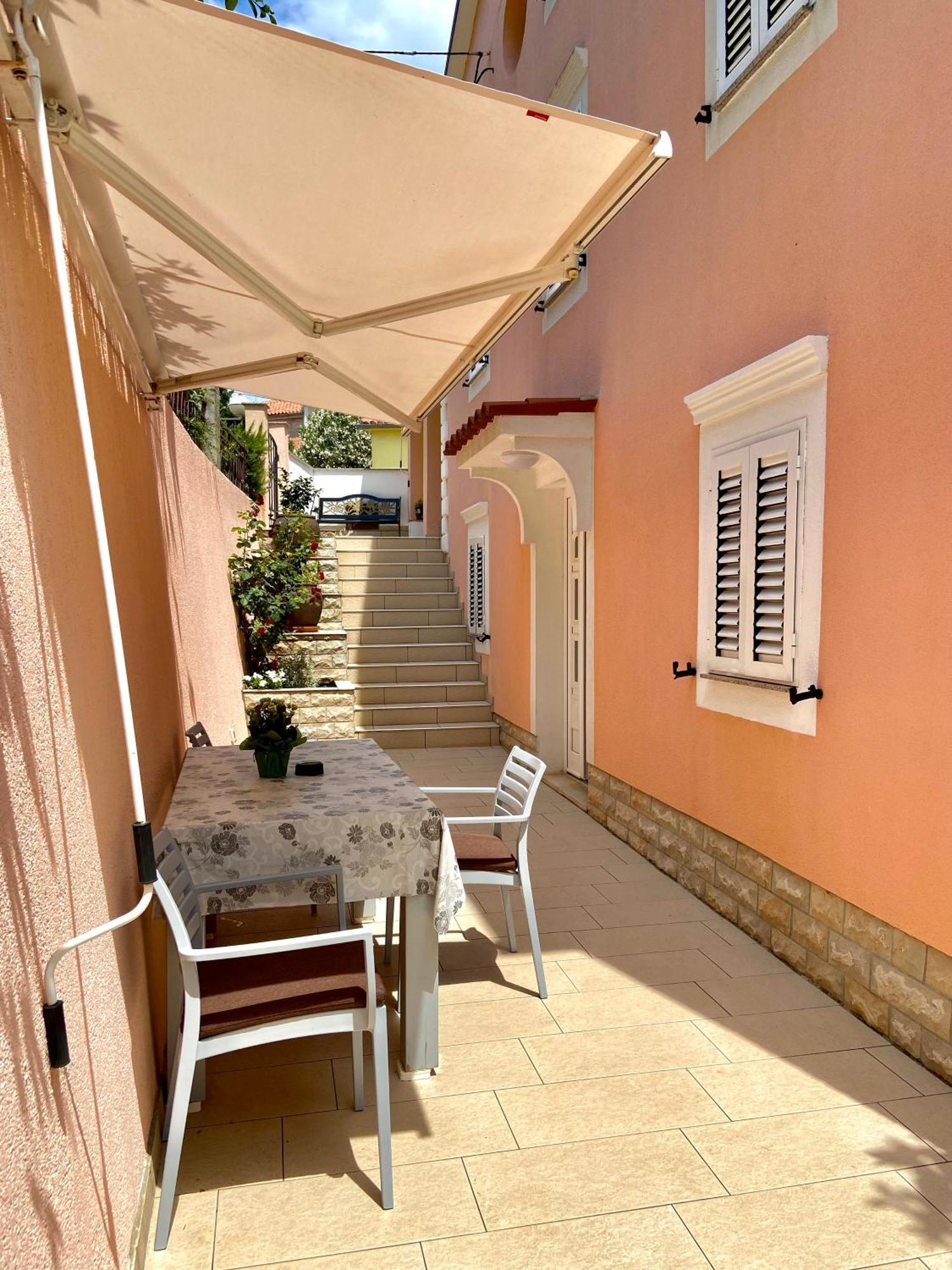 Apartments Leila Mali Losinj Bagian luar foto
