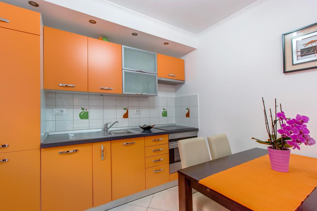 Apartments Leila Mali Losinj Bagian luar foto