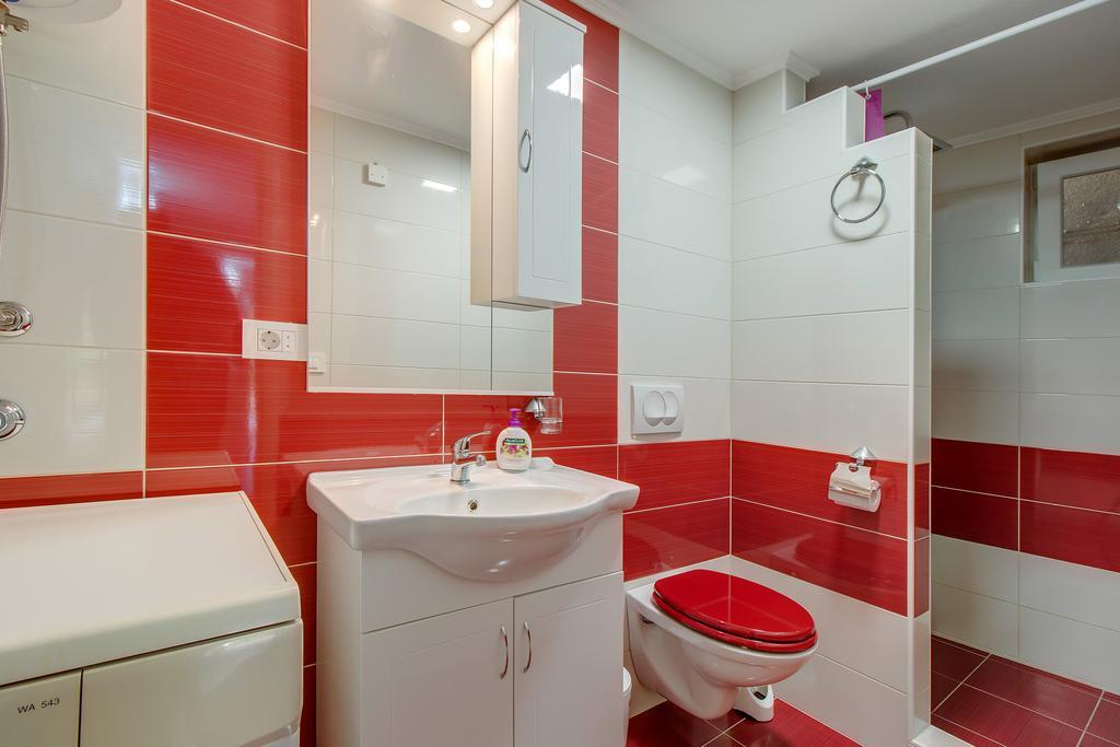 Apartments Leila Mali Losinj Bagian luar foto